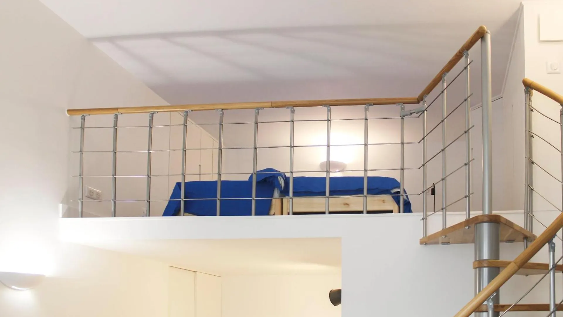 פריז Charming Apartment Near Buttes-Chaumont 0*,